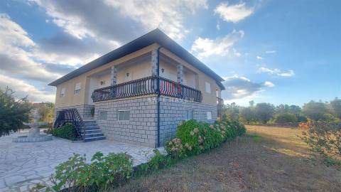 Moradia Isolada T4 Venda em Vila Nova de Tazem,Gouveia