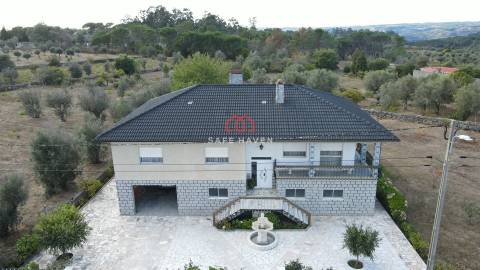 Moradia Isolada T4 Venda em Vila Nova de Tazem,Gouveia