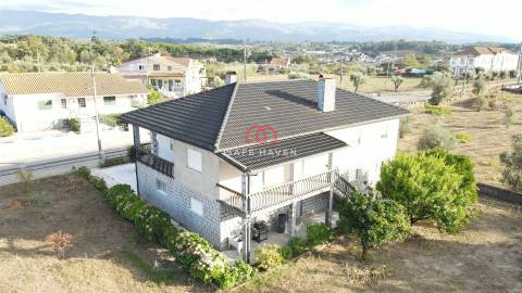 Moradia Isolada T4 Venda em Vila Nova de Tazem,Gouveia