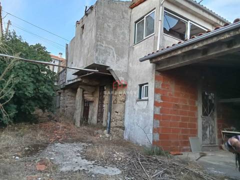 Moradia para Restaurar T3 Venda em Cunha Baixa,Mangualde