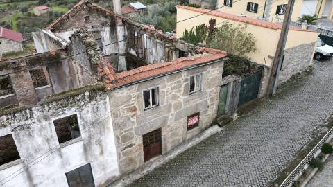 Moradia para Restaurar T3 Venda em Cunha Baixa,Mangualde