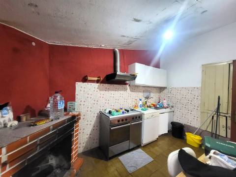 Moradia T3 Venda em Tavares (Chãs, Várzea e Travanca),Mangualde