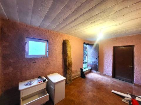 Moradia T3 Venda em Tavares (Chãs, Várzea e Travanca),Mangualde