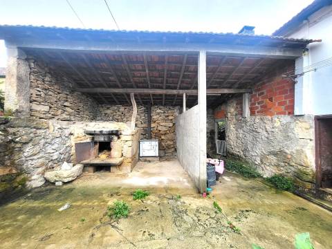 Moradia T3 Venda em Tavares (Chãs, Várzea e Travanca),Mangualde