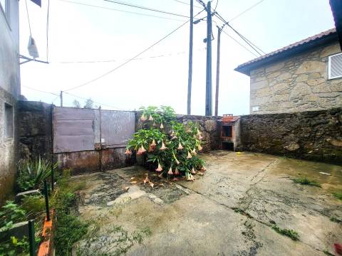 Moradia T3 Venda em Tavares (Chãs, Várzea e Travanca),Mangualde