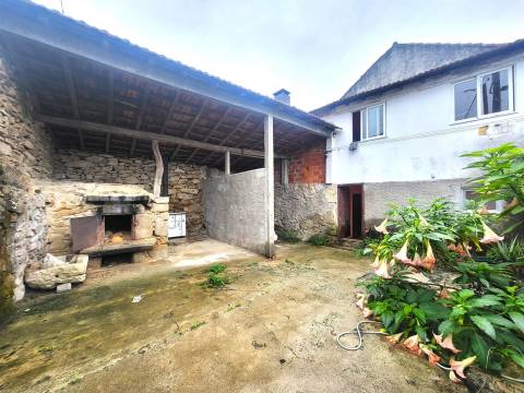 Moradia T3 Venda em Tavares (Chãs, Várzea e Travanca),Mangualde