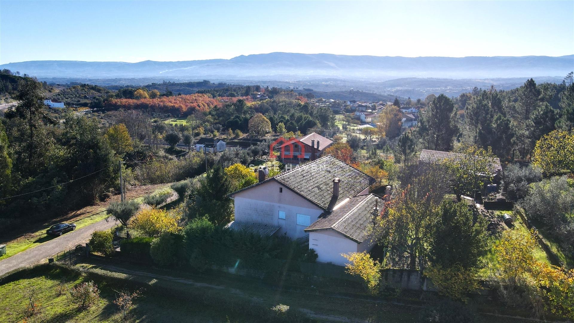 Moradia Isolada T5 Venda em Santiago de Cassurrães e Póvoa de Cervães,Mangualde