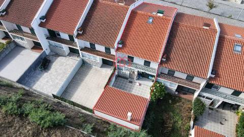Moradia em Banda T3 Venda em Seia, São Romão e Lapa dos Dinheiros,Seia