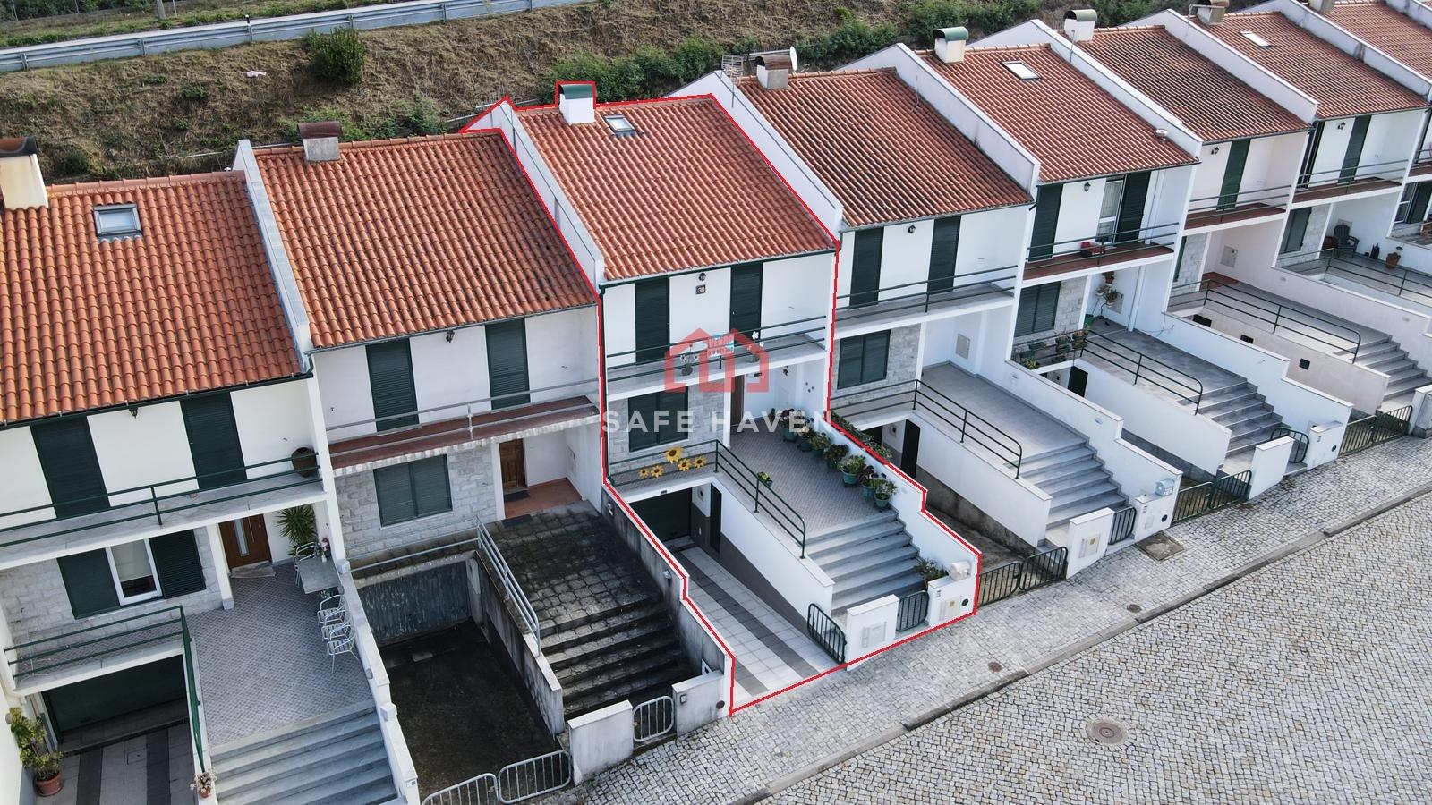 Moradia em Banda T3 Venda em Seia, São Romão e Lapa dos Dinheiros,Seia