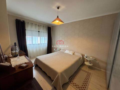 Apartamento T2 Venda em Casal de Cambra,Sintra