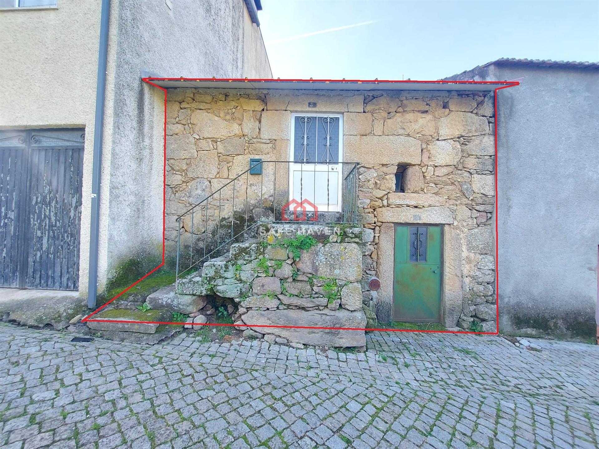 Moradia T2 Venda em Santiago de Cassurrães e Póvoa de Cervães,Mangualde