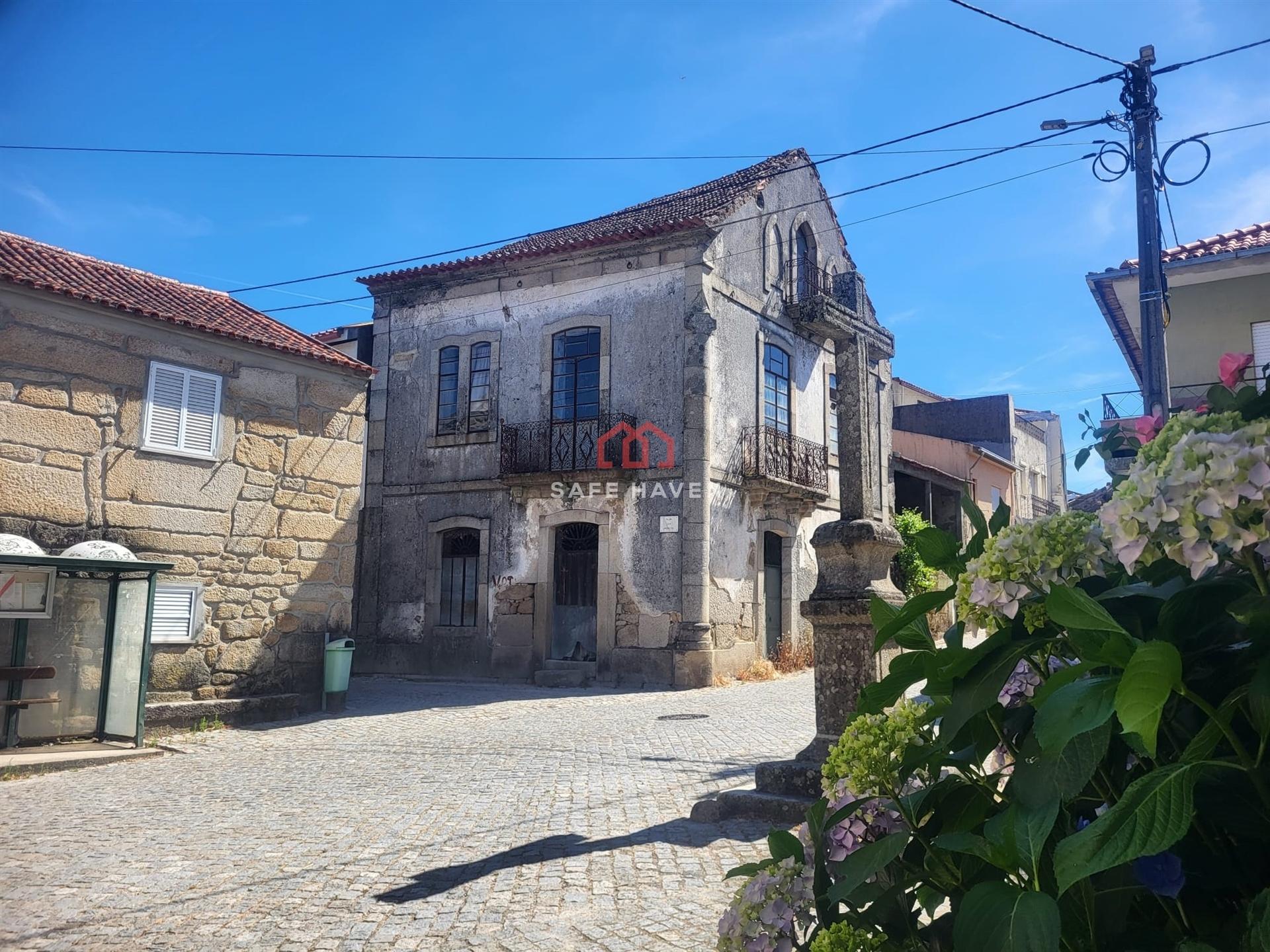 Moradia Devoluta T4 Venda em Santiago de Cassurrães e Póvoa de Cervães,Mangualde