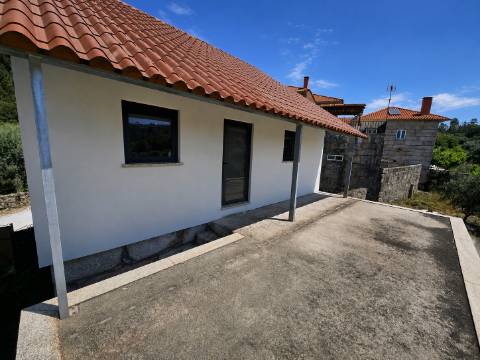 Moradia para Restaurar T3 Venda em Fornos de Maceira Dão,Mangualde