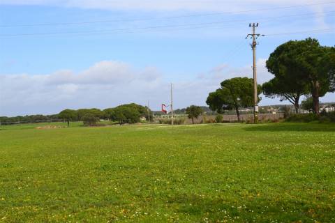 Terreno rústico com 10 HA apto a receber equipamentos de exploração de energia solar fotovoltaica