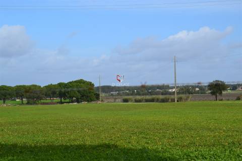 Terreno rústico com 10 HA apto a receber equipamentos de exploração de energia solar fotovoltaica