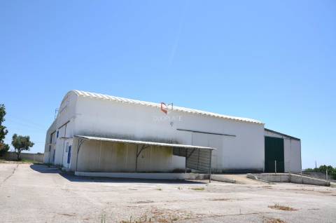 Armazém  Arrendamento em Atalaia e Alto Estanqueiro-Jardia,Montijo