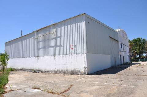 Armazém  Arrendamento em Atalaia e Alto Estanqueiro-Jardia,Montijo