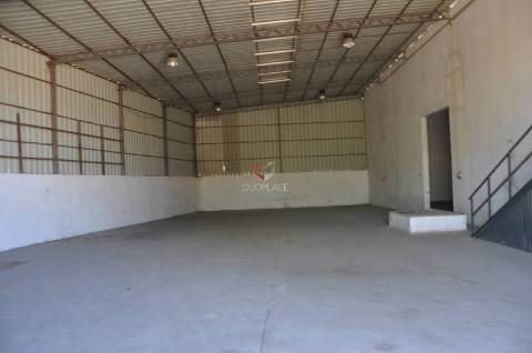 Armazém  Arrendamento em Atalaia e Alto Estanqueiro-Jardia,Montijo