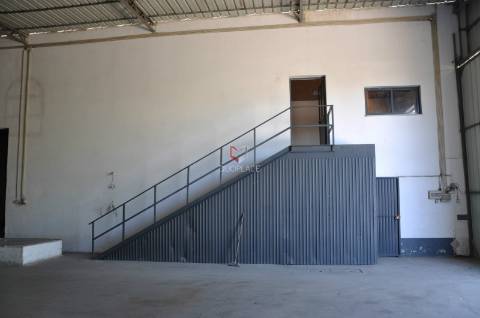 Armazém  Arrendamento em Atalaia e Alto Estanqueiro-Jardia,Montijo
