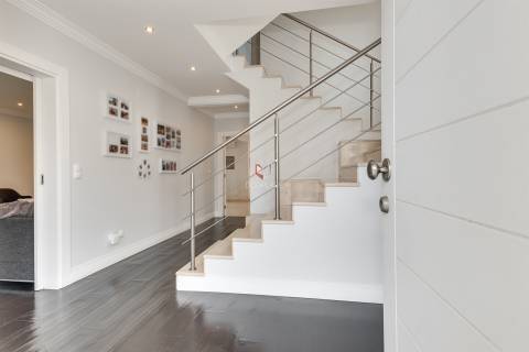 Moradia Premium T4 com Sótão, Ginásio, Garagem e Excelentes Áreas | Montijo