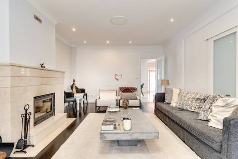 Moradia Premium T4 com Sótão, Ginásio, Garagem e Excelentes Áreas | Montijo