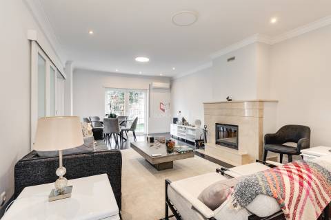 Moradia Premium T4 com Sótão, Ginásio, Garagem e Excelentes Áreas | Montijo