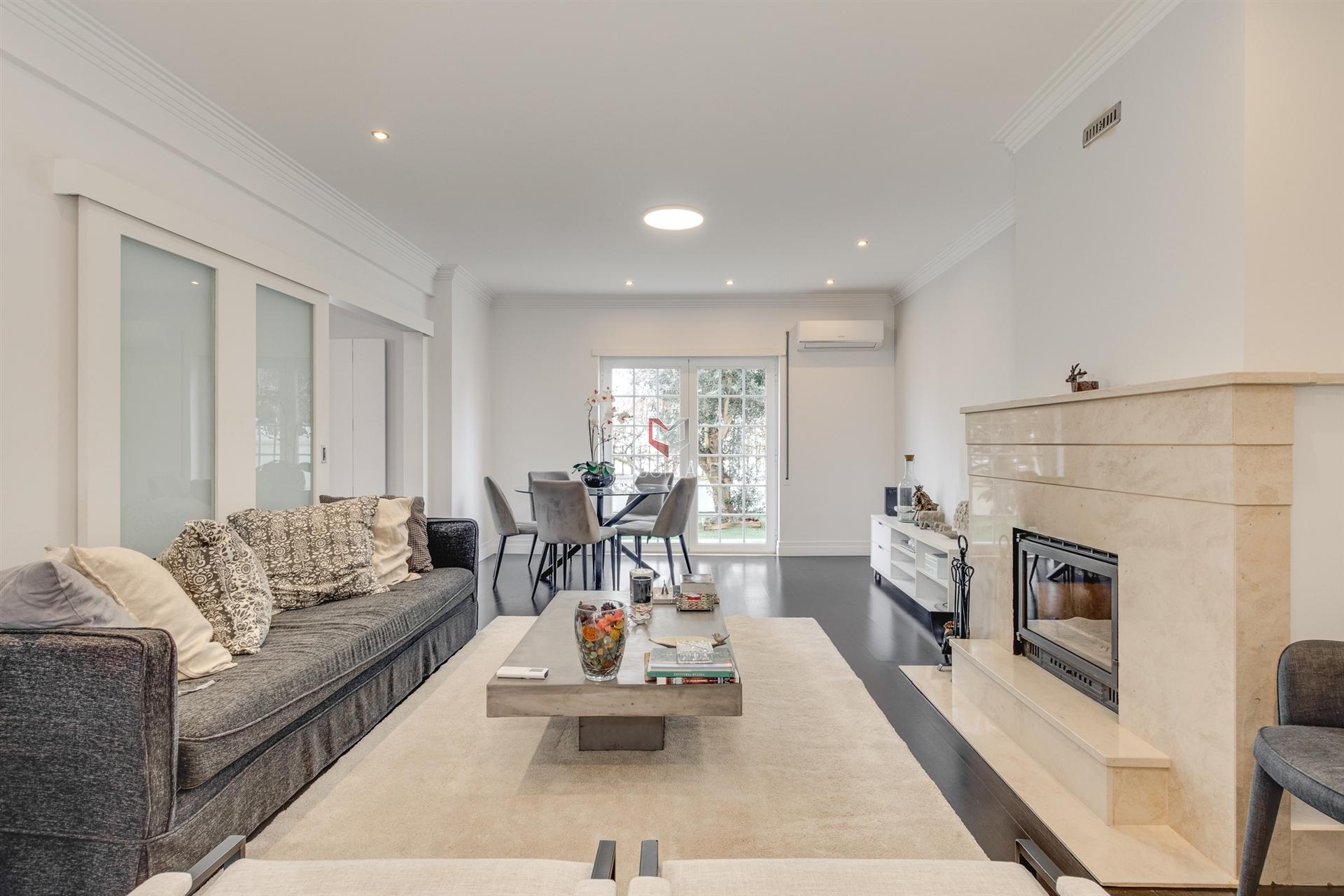 Moradia Premium T4 com Sótão, Ginásio, Garagem e Excelentes Áreas | Montijo