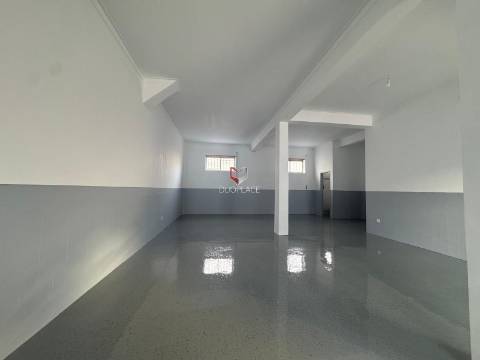 Loja para Arrendamento – Excelente Oportunidade em Zona Residencial e de Serviços