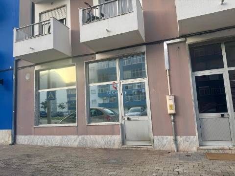 Loja para Arrendamento – Excelente Oportunidade em Zona Residencial e de Serviços