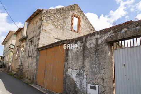 Moradia Devoluta  Venda em Lorvão,Penacova