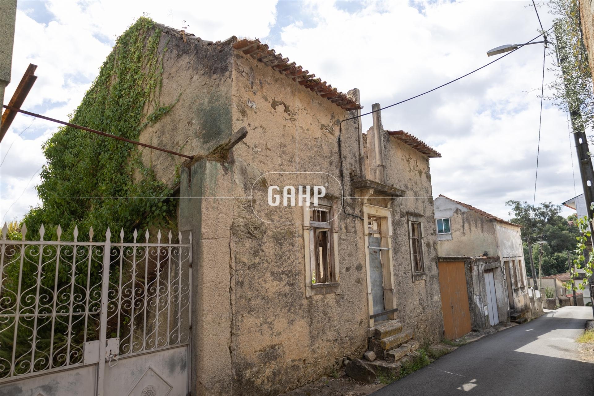 Moradia Devoluta  Venda em Lorvão,Penacova