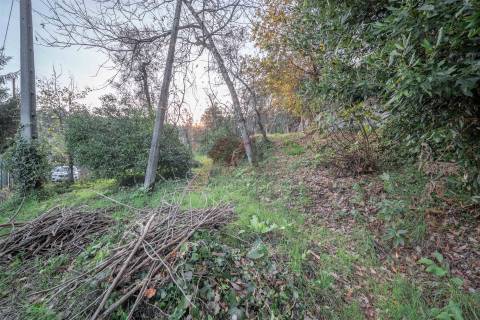 ALPENDRE E TERRENO EM TRAVASSÓS - FAFE