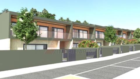 MORADIA EM BANDA! 5 MINUTOS DO CENTRO DA CIDADE!