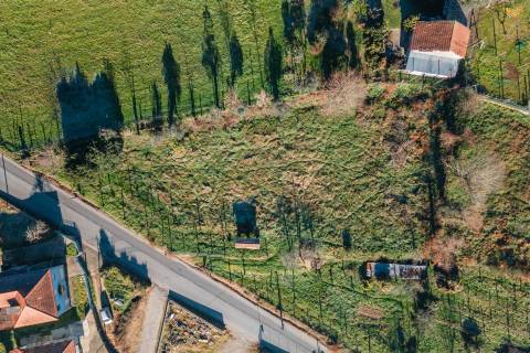 TERRENO PARA CONSTRUÇÃO  COM ÓTIMAS VISTAS!