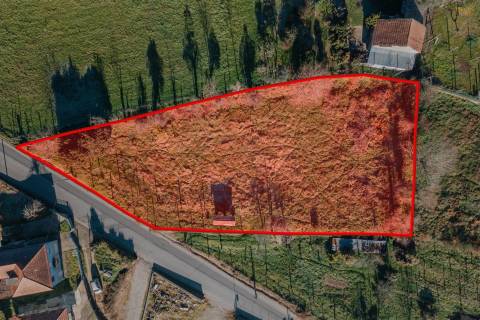 TERRENO PARA CONSTRUÇÃO  COM ÓTIMAS VISTAS!