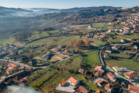 TERRENO PARA CONSTRUÇÃO  COM ÓTIMAS VISTAS!