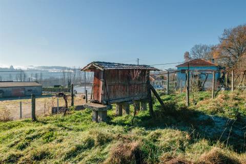 TERRENO PARA CONSTRUÇÃO  COM ÓTIMAS VISTAS!