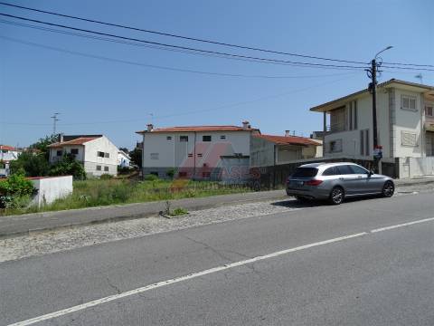 LOTE URBANO COM ÓTIMA LOCALIZAÇÃO!