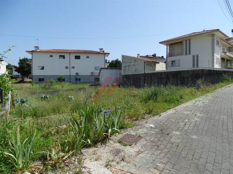 LOTE URBANO COM ÓTIMA LOCALIZAÇÃO!