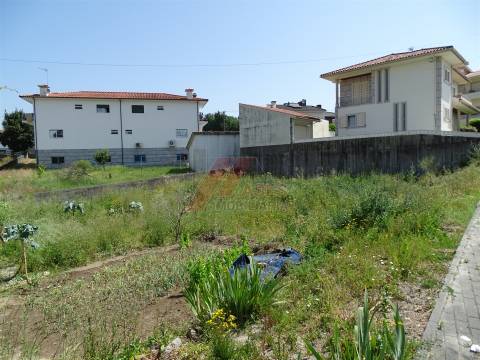 LOTE URBANO COM ÓTIMA LOCALIZAÇÃO!