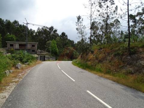 TERRENO COM ÓTIMAS ÁREAS EM SILVARES SÃO MARTINHO - FAFE!