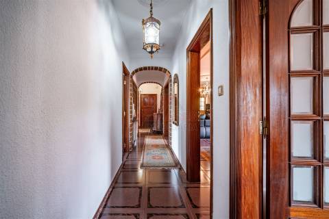 PRÉDIO COM VÁRIAS FRAÇÕES!