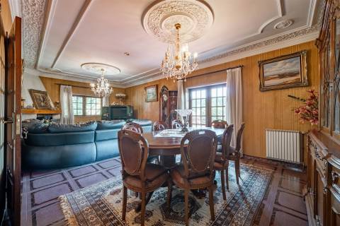 PRÉDIO COM VÁRIAS FRAÇÕES!