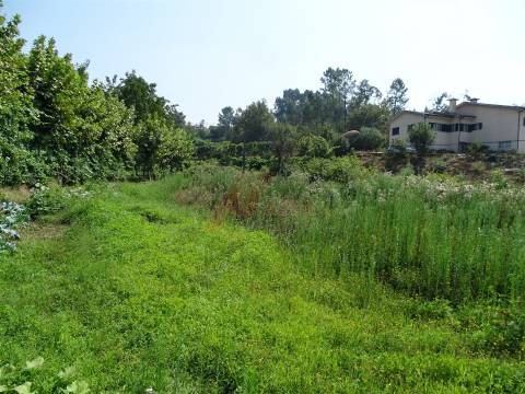 Terreno inserido em zona de construção para venda em Antime - Fafe!