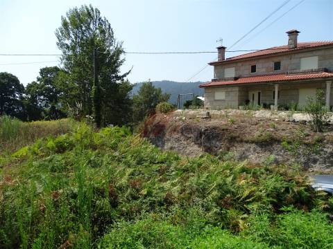Terreno inserido em zona de construção para venda em Antime - Fafe!