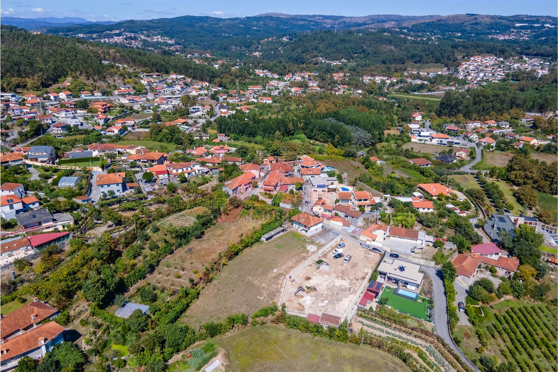 MORADIA  E TERRENO E ÓTIMAS VISTAS EM GOLÃES - FAFE!