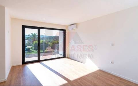 MORADIA EM BANDA T3 EM CONSTRUÇÃO!