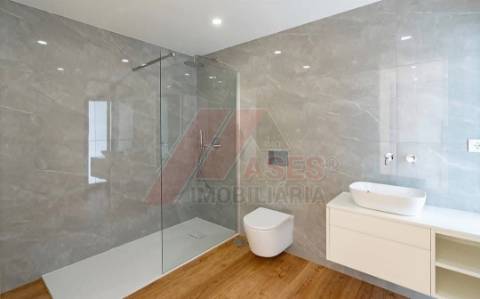 MORADIA EM BANDA T3 EM CONSTRUÇÃO!