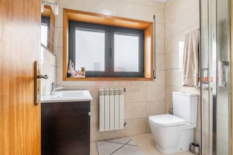 Moradia com Terreno e Espaços Amplos – 5 min de Fafe!