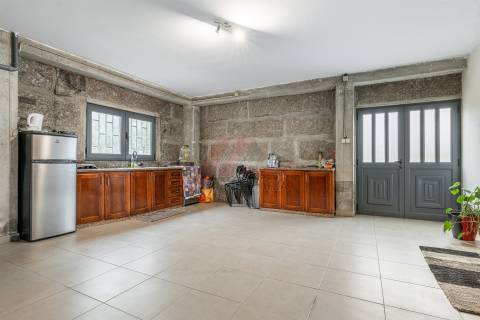 Moradia com Terreno e Espaços Amplos – 5 min de Fafe!